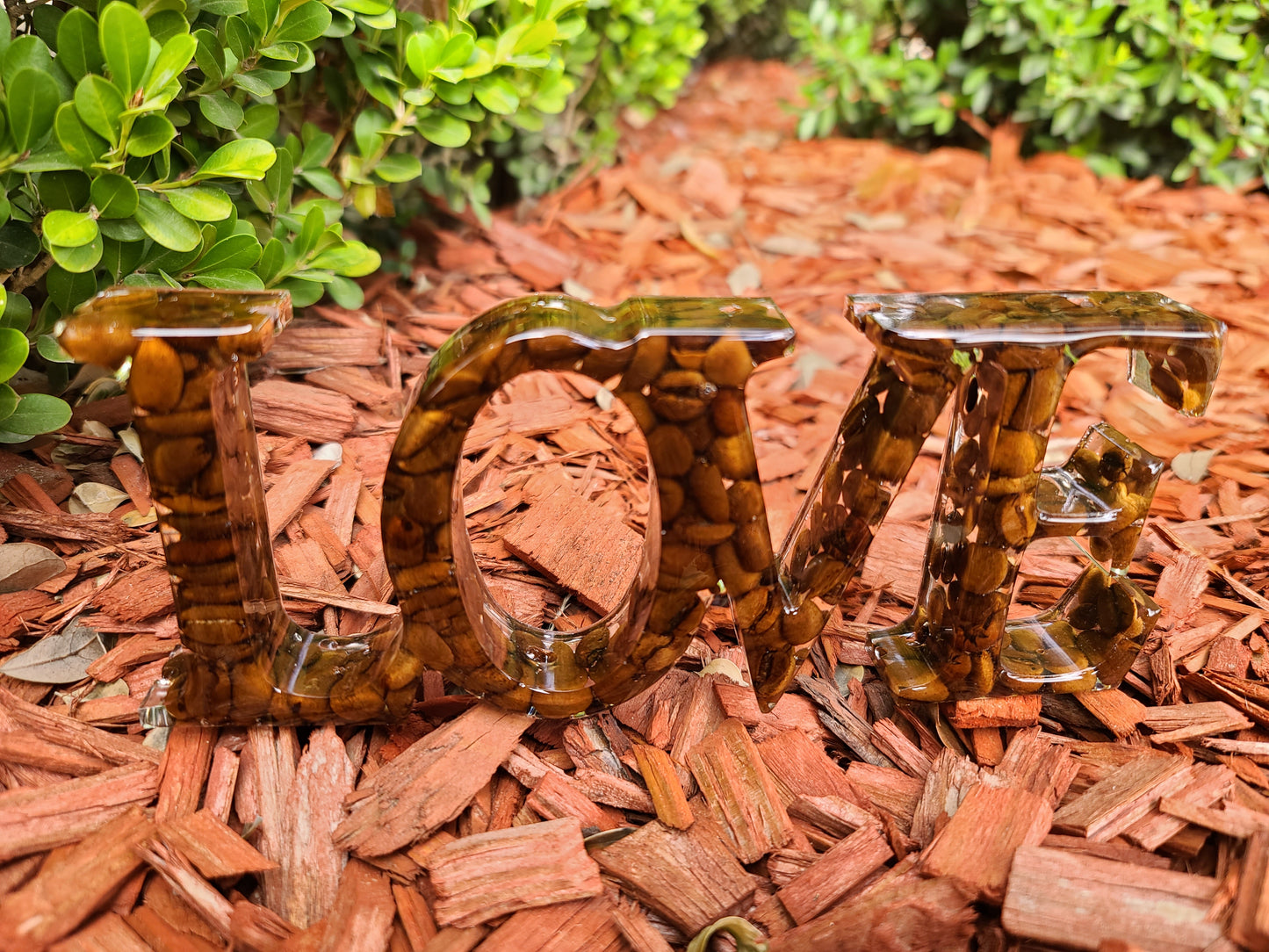 Letrero Love con Granos de Cafe