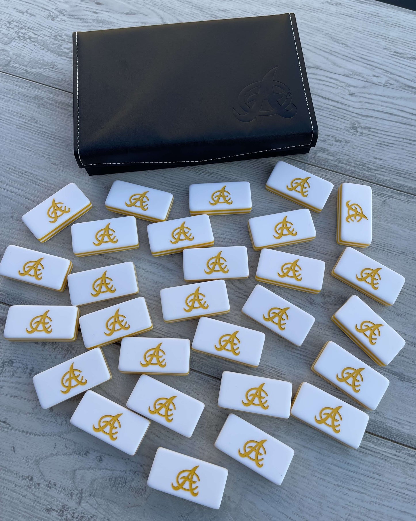 Juegos de Dominos en Acrilico Personalizados tamaño Jumbo Aguilas Cibaenas