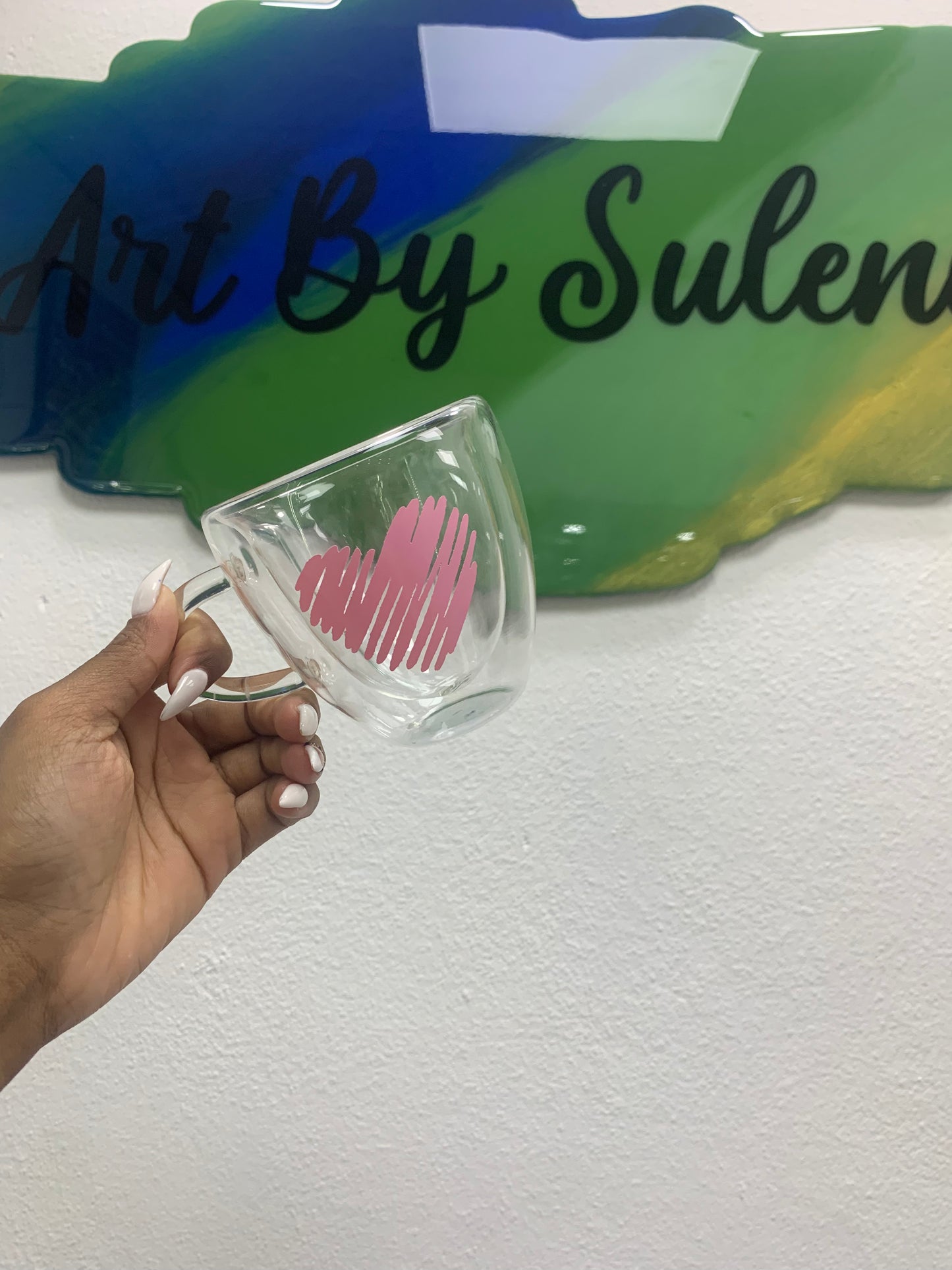Taza en vinyl personalizada pequeña con forma de corazón dentro