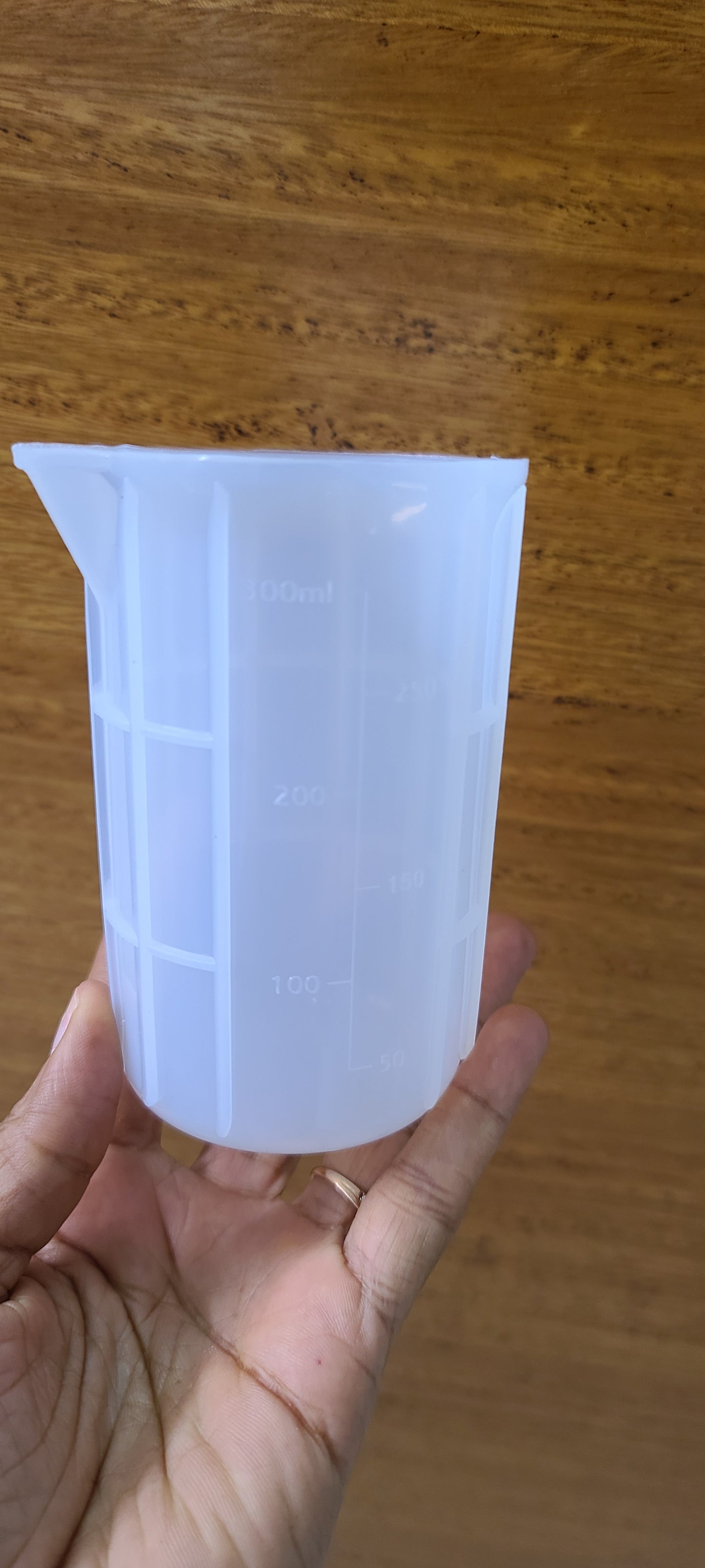 Vasos Medidores en Silicón para mezcar y medir la resina