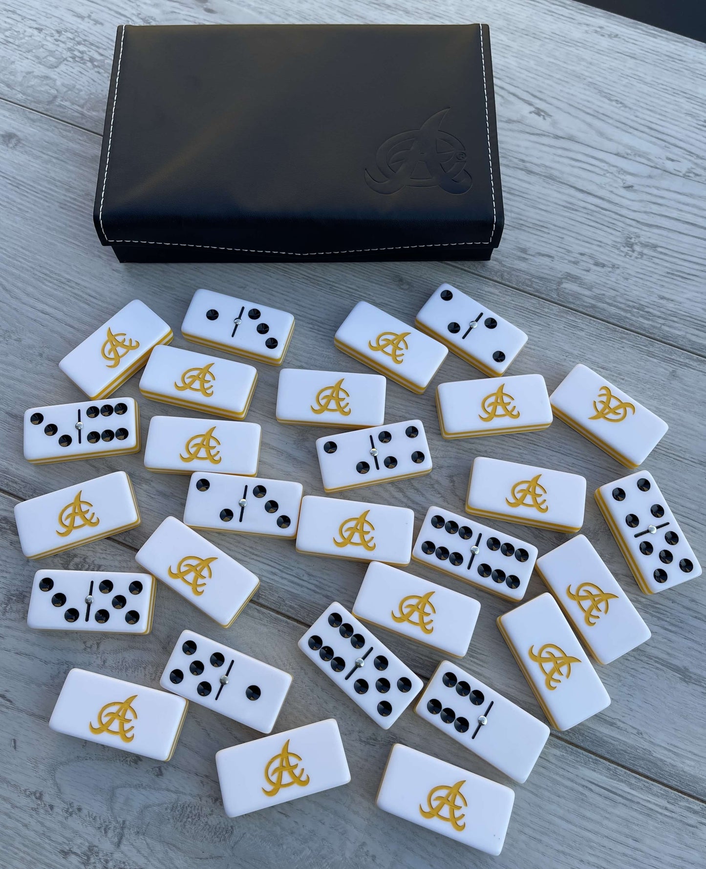 Juegos de Dominos en Acrilico Personalizados tamaño Jumbo Aguilas Cibaenas